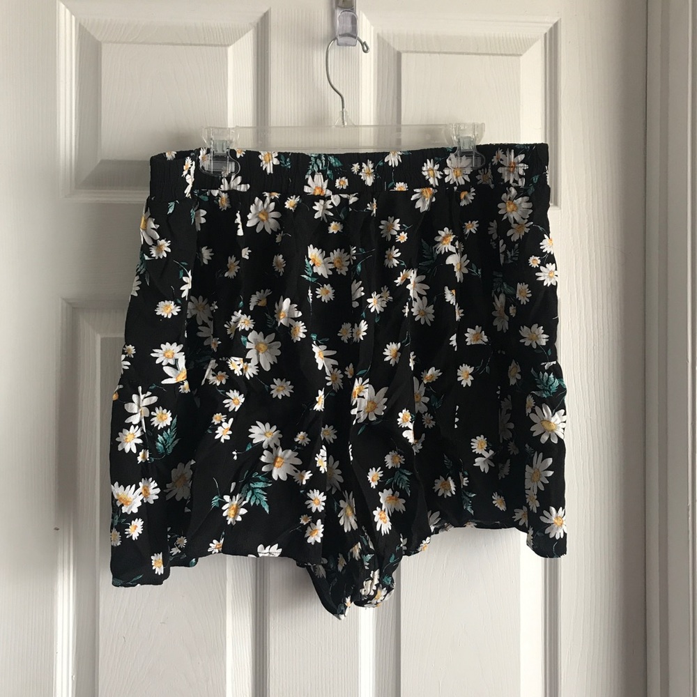 Daisy shorts
